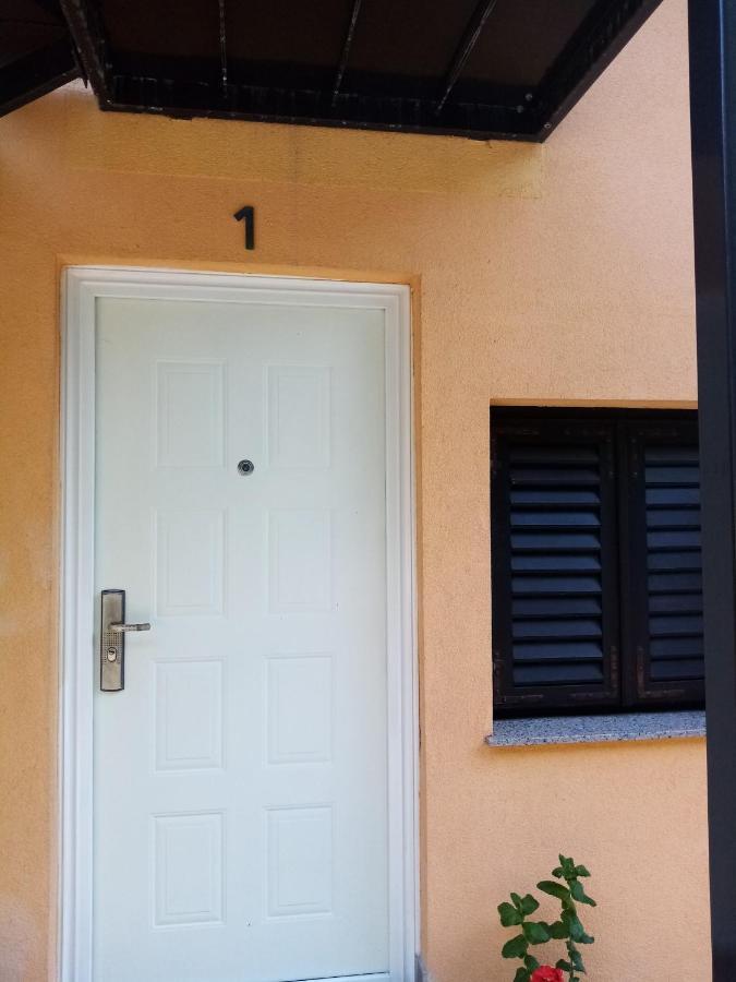 Apartman Potocki คาปรินา ภายนอก รูปภาพ