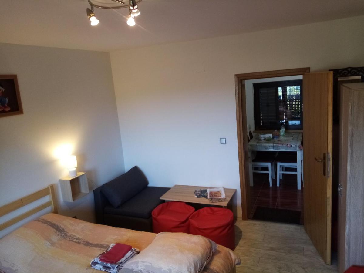 Apartman Potocki คาปรินา ภายนอก รูปภาพ